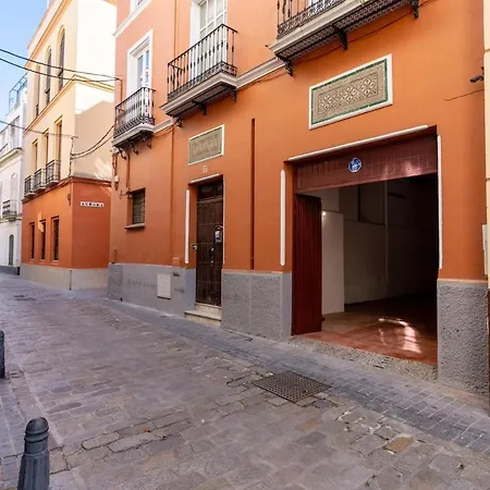 Aurora Nueva Casa Maestranza Catedral Parking * Seville